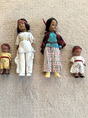 Vintage Native American Indian Family Of 4 Dolls Figurines Man/Women 2 Children